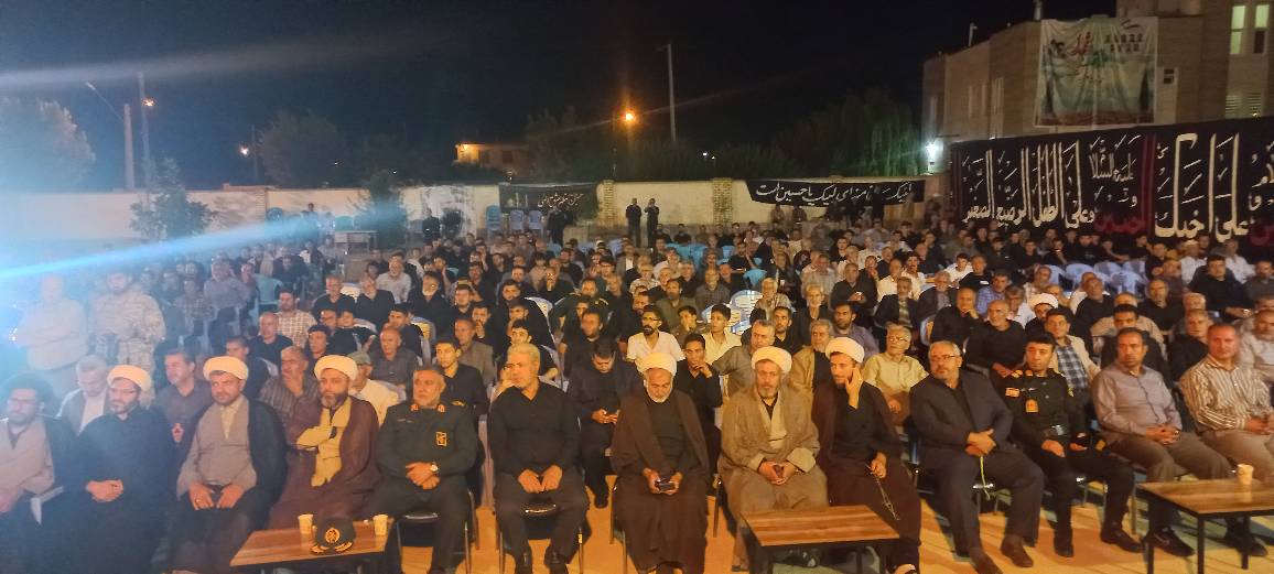 تصویری | حضور فرماندار شهرستان ارومیه در مراسم هفتمین روز تدفین رهبر شهید در روستای طلاتپه