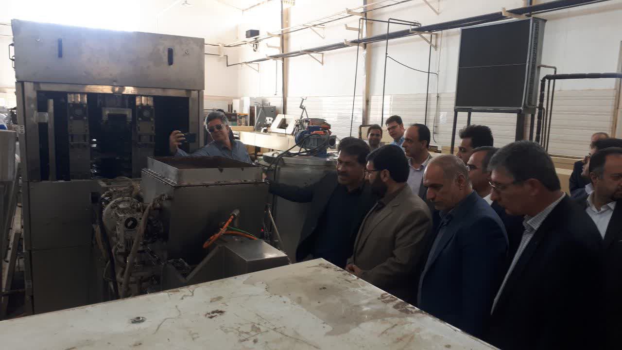 بازدید معاون هماهنگی امور اقتصادی استاندار آذربایجان غربی و فرماندار شهرستان ارومیه از دو شرکت تولیدی و صنعتی در ارومیه