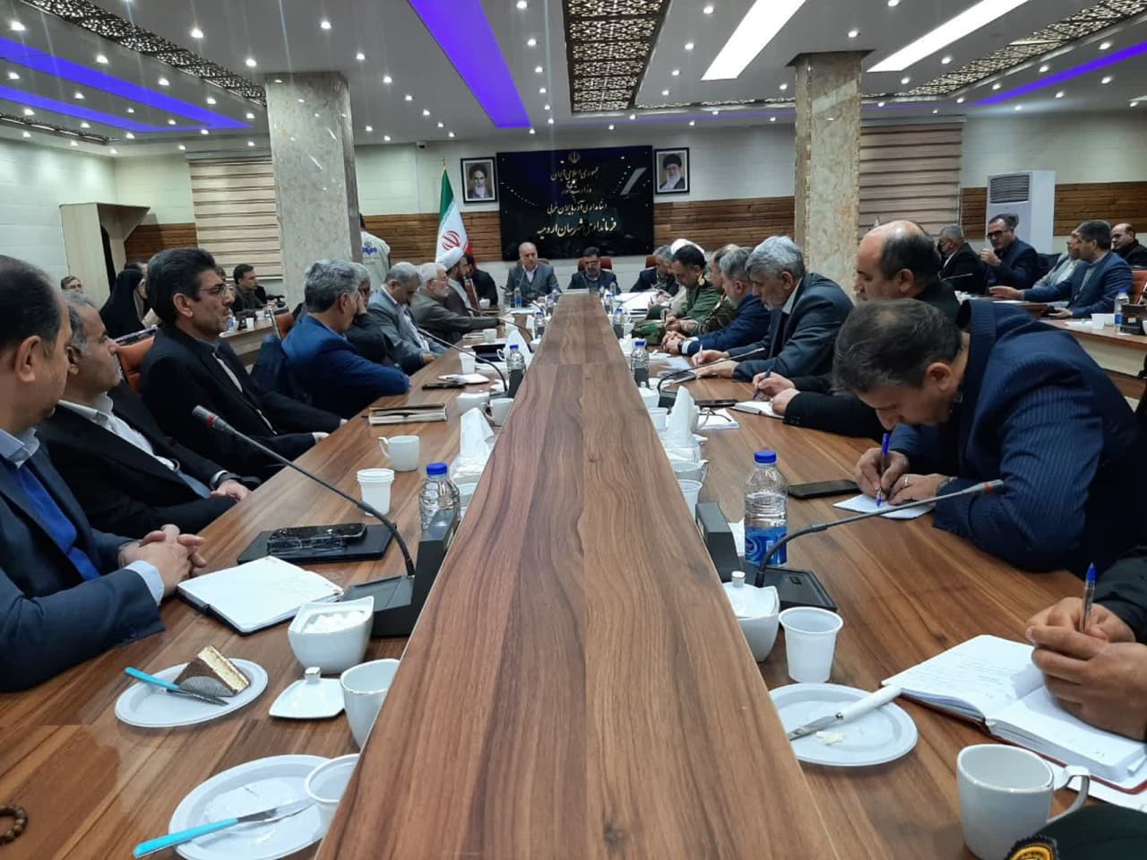 هشتمین جلسه شورای اداری شهرستان ارومیه حامل یک خبر خوش برای ارومیه بود: افتتاح دفتر خبری صداو سیمای شهرستان ارومیه برای اولین بار در میان مراکز استان های کشور