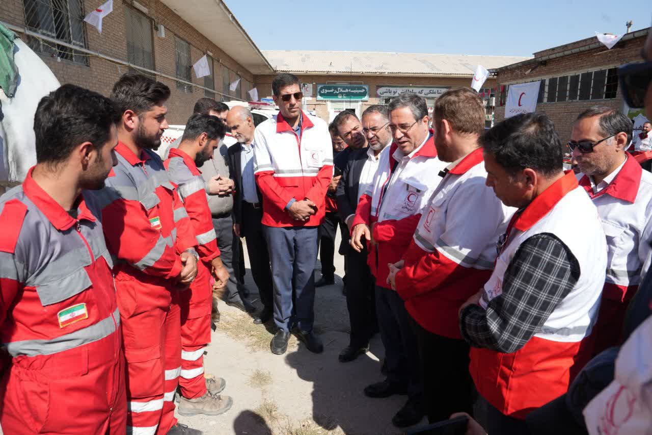 با حضور استاندار آذربایجانغربی انجام شد؛ اجرای طرح "ارمغان مهر" و الحاق ناوگان و تجهیزات امدادی به جمعیت هلالاحمر آذربایجانغربی