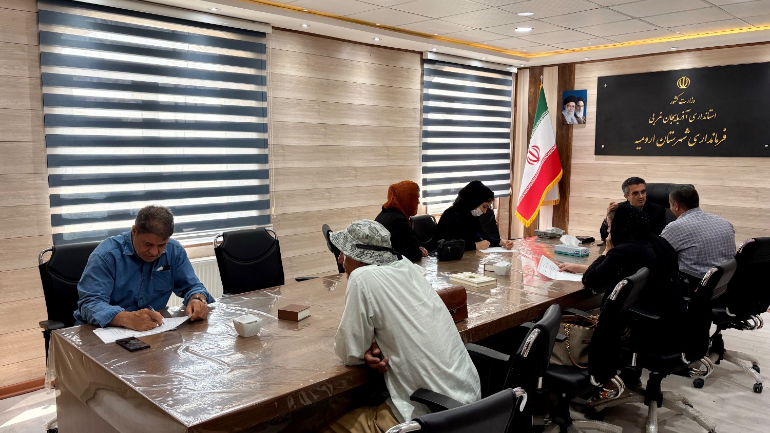 گزارش تصویری | ملاقات مردمی فرماندار ارومیه؛ شنیدن مستقیم مطالبات شهروندان