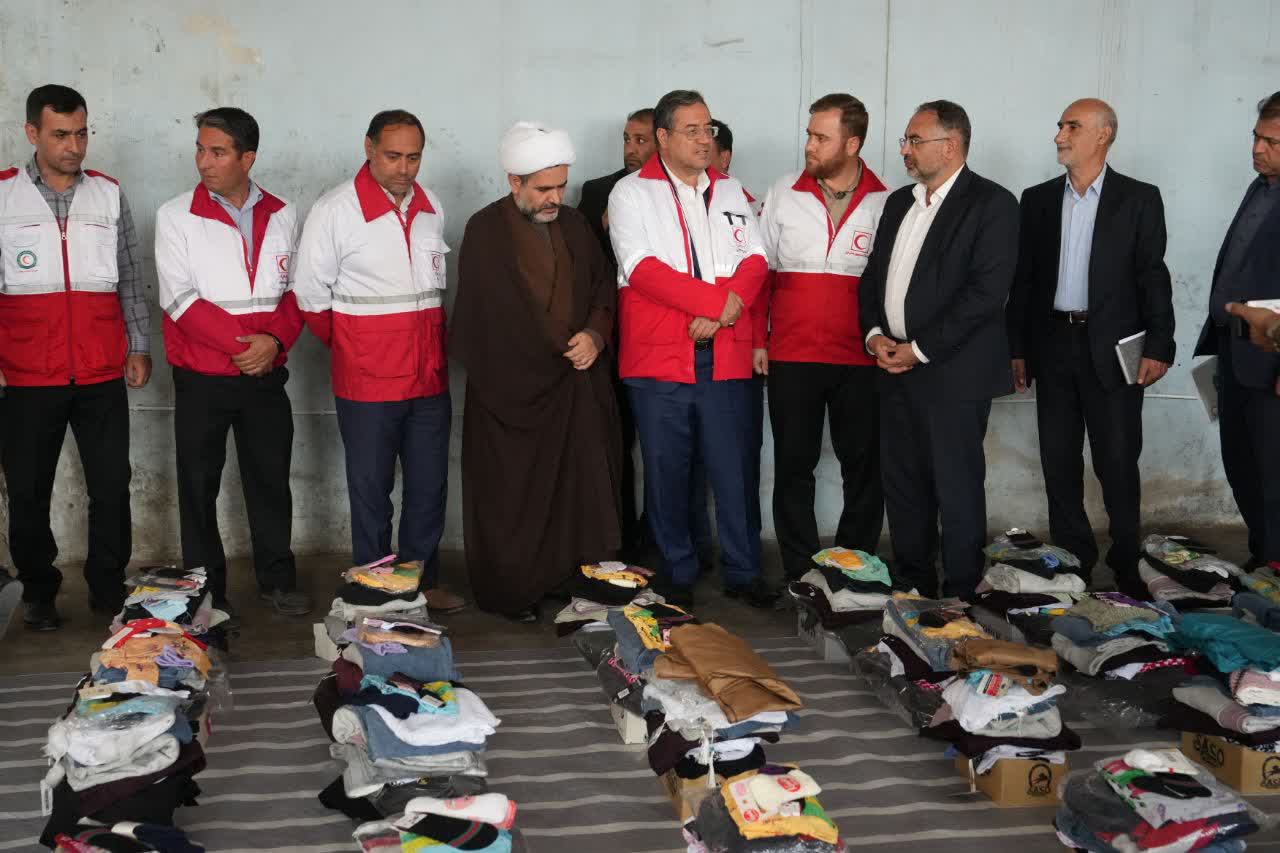 با حضور استاندار آذربایجانغربی انجام شد؛ اجرای طرح "ارمغان مهر" و الحاق ناوگان و تجهیزات امدادی به جمعیت هلالاحمر آذربایجانغربی