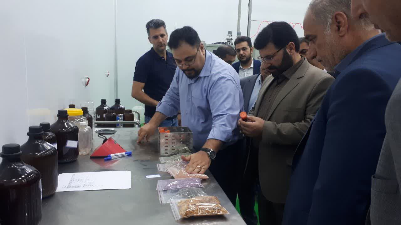 بازدید معاون هماهنگی امور اقتصادی استاندار آذربایجان غربی و فرماندار شهرستان ارومیه از دو شرکت تولیدی و صنعتی در ارومیه