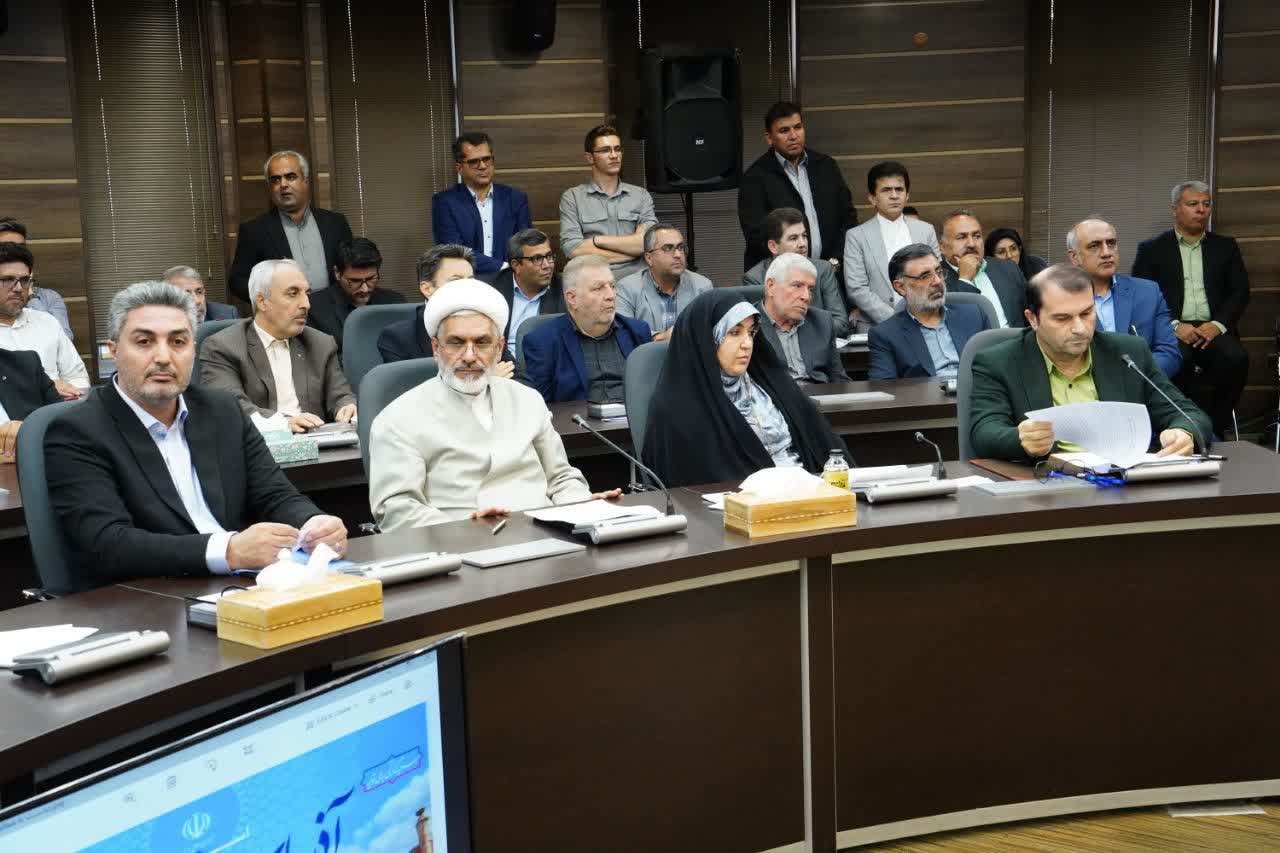 نشست رئیس‌جمهور با فعالان سیاسی آذربایجان‌غربی