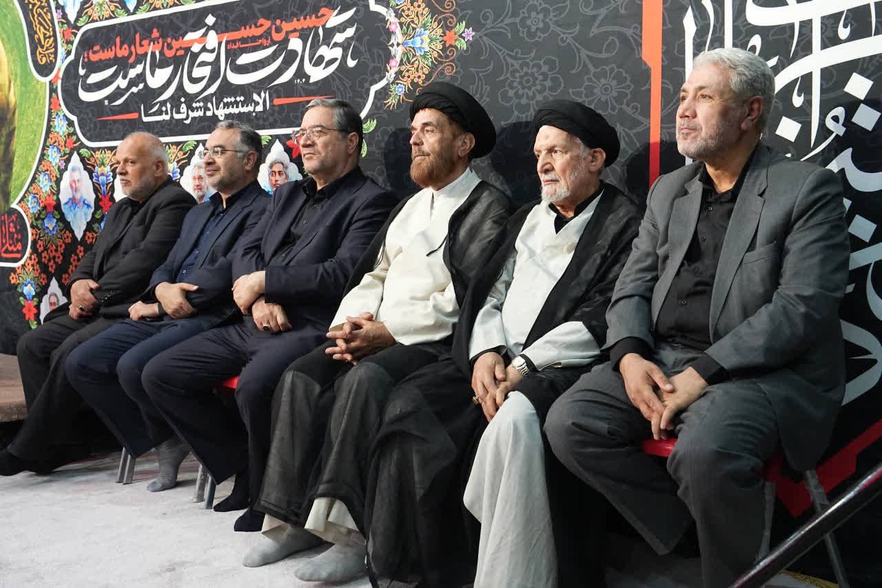 حضور استاندار آذربایجانغربی در مراسم عزاداری هیئت رزمندگان اسلام ارومیه + تصاویر