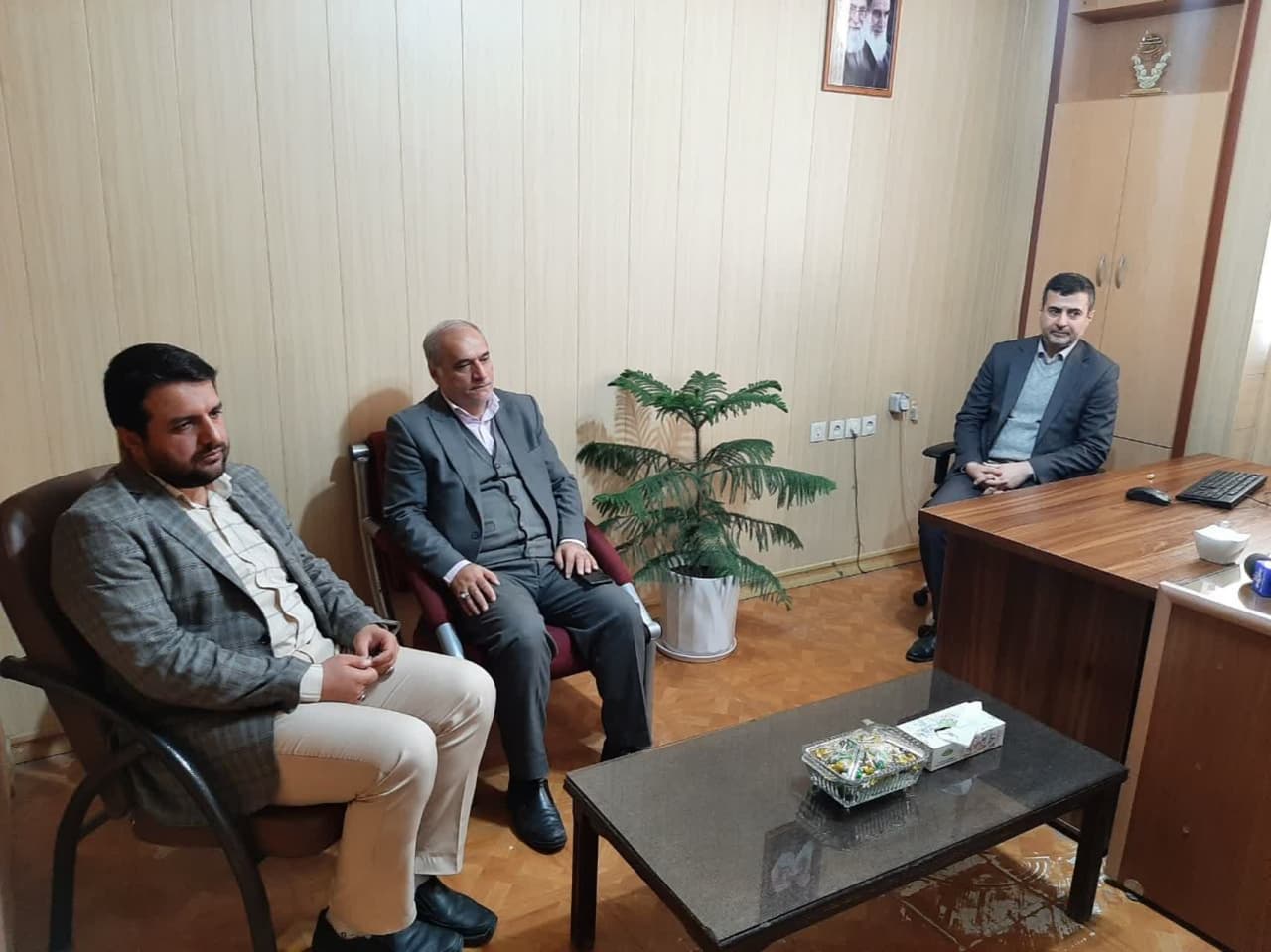 با پخش زنده جلسه شورای اداری شهرستان ارومیه دفتر خبری شهرستان ارومیه رسما آغاز به کار کرد