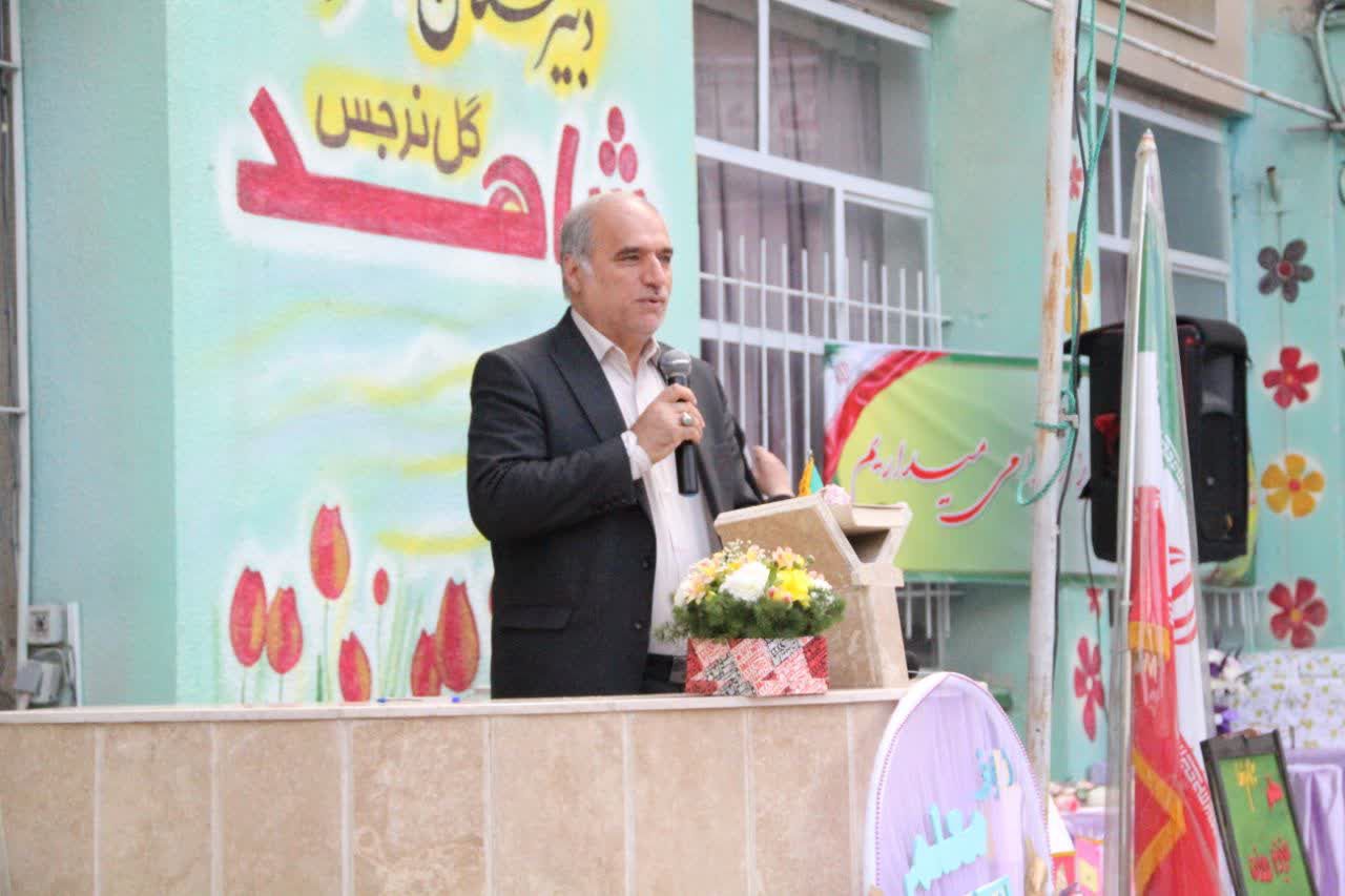محبوب ترین مخلوق خداوند معلمین هستند