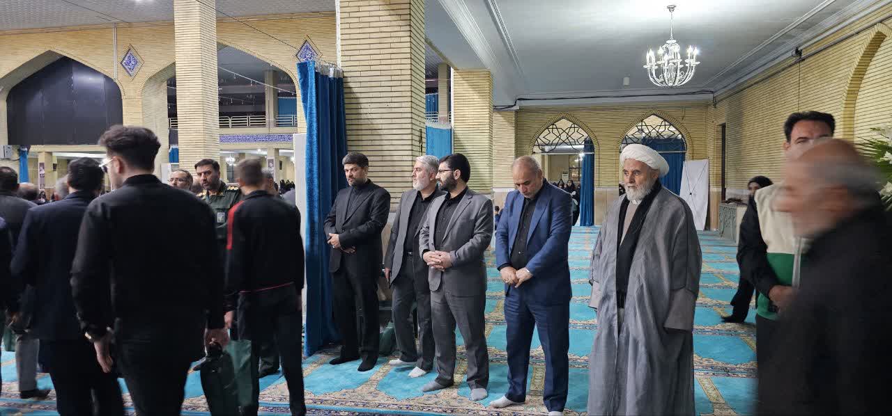 آلبوم تصویری / اجتماع امام رضایی های ارومیه در سوگ شهدای حادثه بالگرد