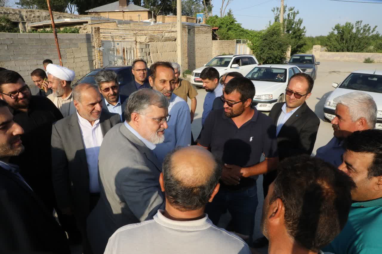 حضور استاندار آذربایجانغربی و فرماندار شهرستان ارومیه در جمع مردم روستای گوی تپه ارومیه