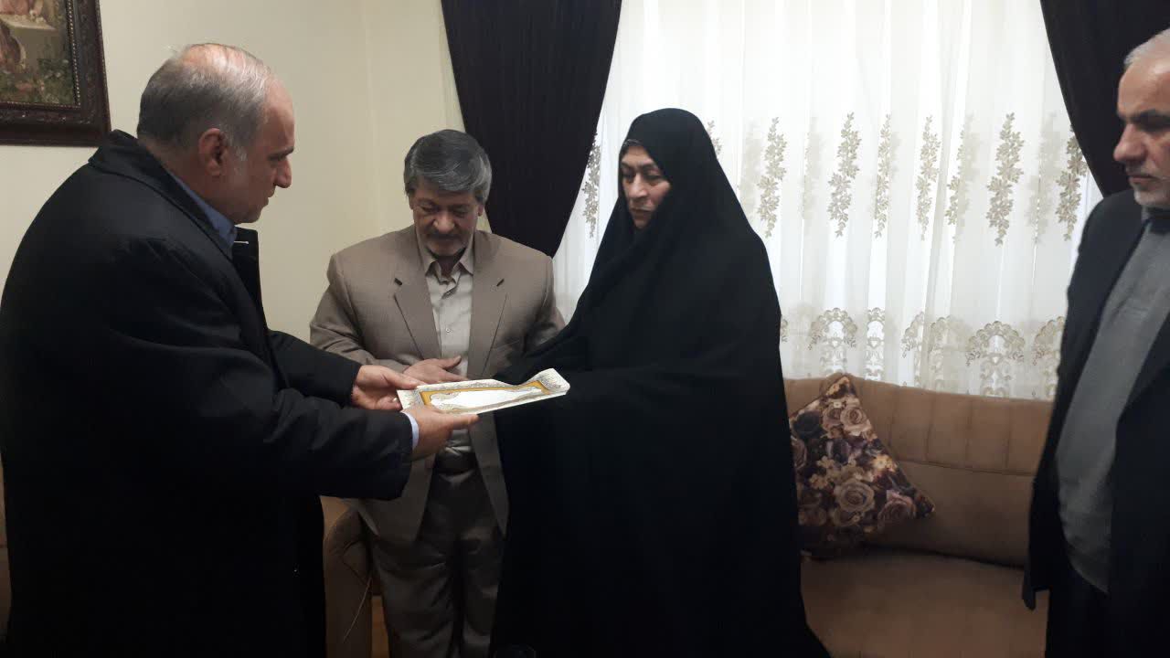دیدار فرماندار شهرستان ارومیه با خانواده معظم شهدا