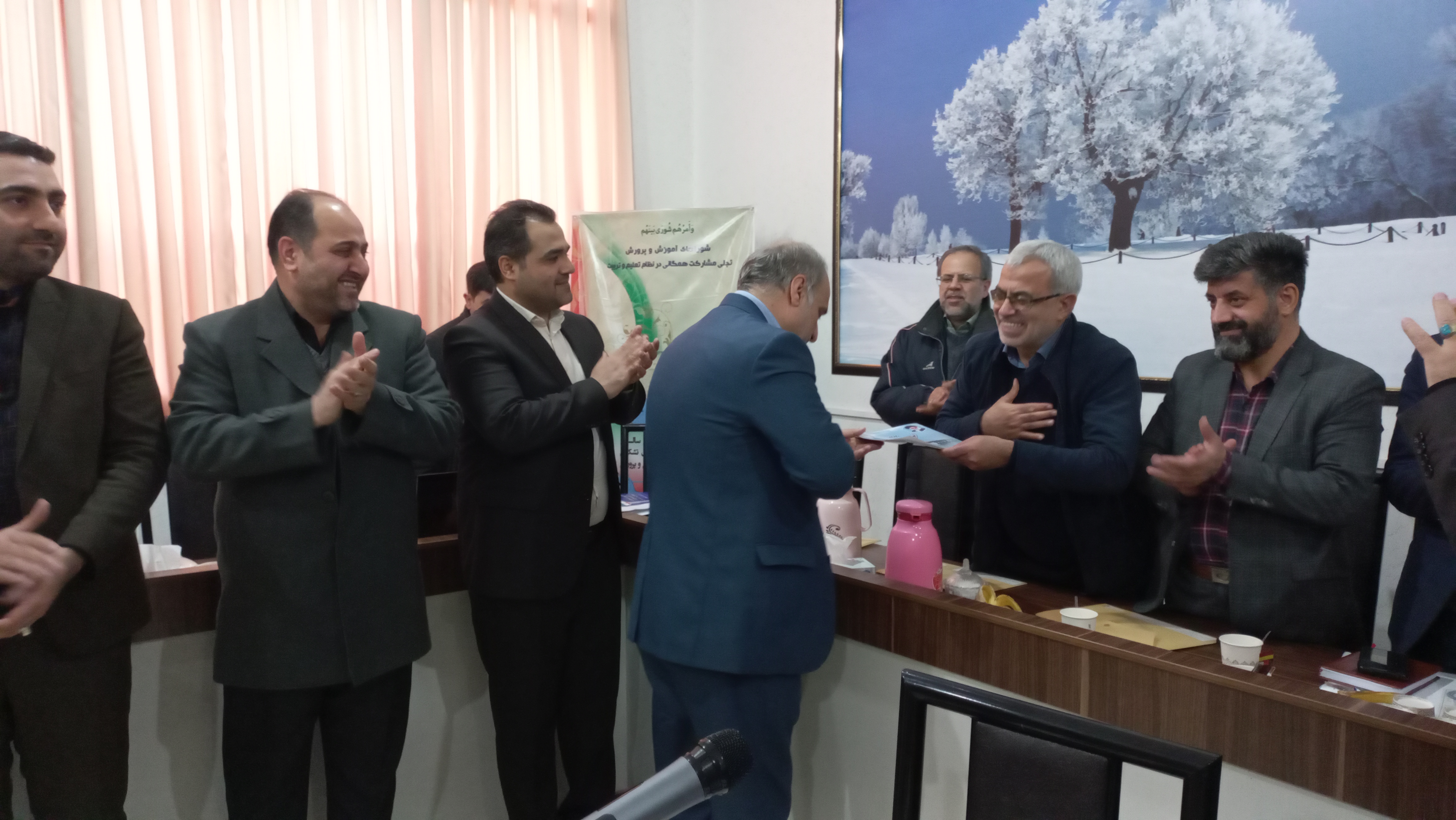 برگزاری نشست تخصصی مدیران مدارس هیئت امنایی با حضور فرماندار شهرستان ارومیه