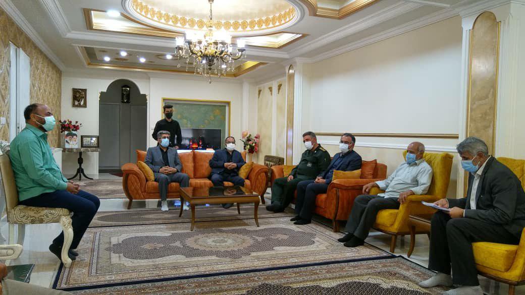 دیدار فرماندار ارومیه با خانواده های معزز ایثارگران + تصاویر
