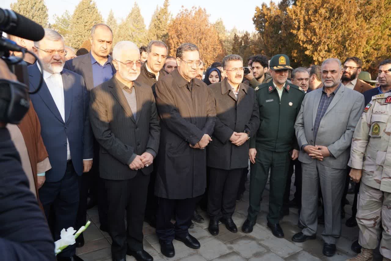 حضور وزیر کشور در گلزار شهیدان باغ رضوان ارومیه