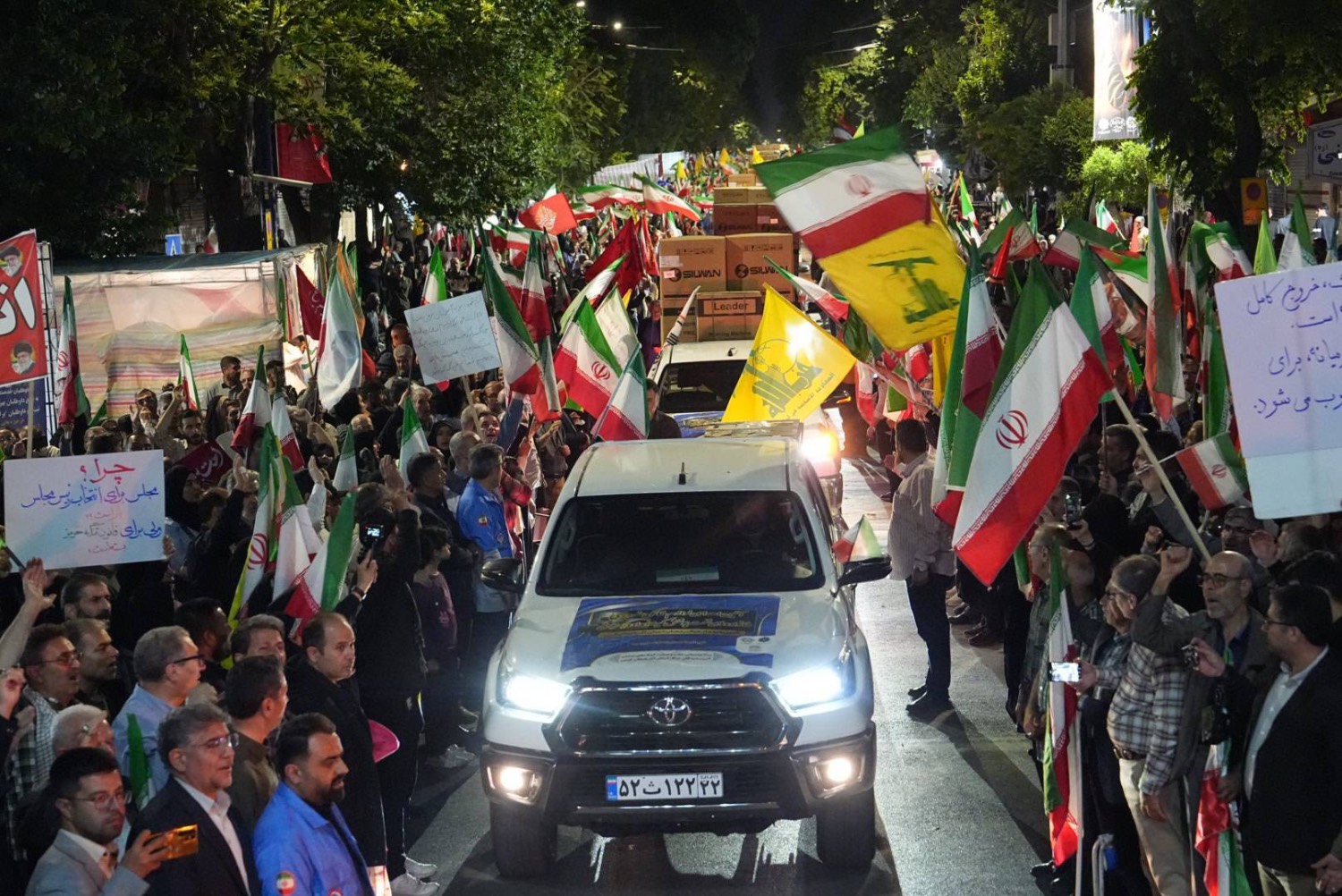 اعزام نخستین کاروان تأمین لوازم زندگی خانوادههای آسیبدیده از جنگ در آذربایجانغربی