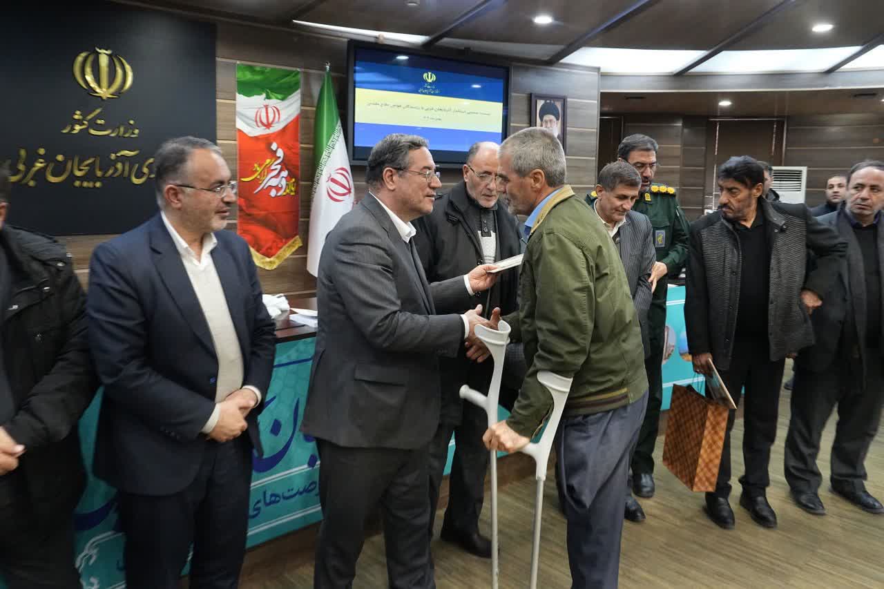 برگزاری نشست صمیمی استاندار آذربایجان‌غربی با رزمندگان غواص دفاع مقدس