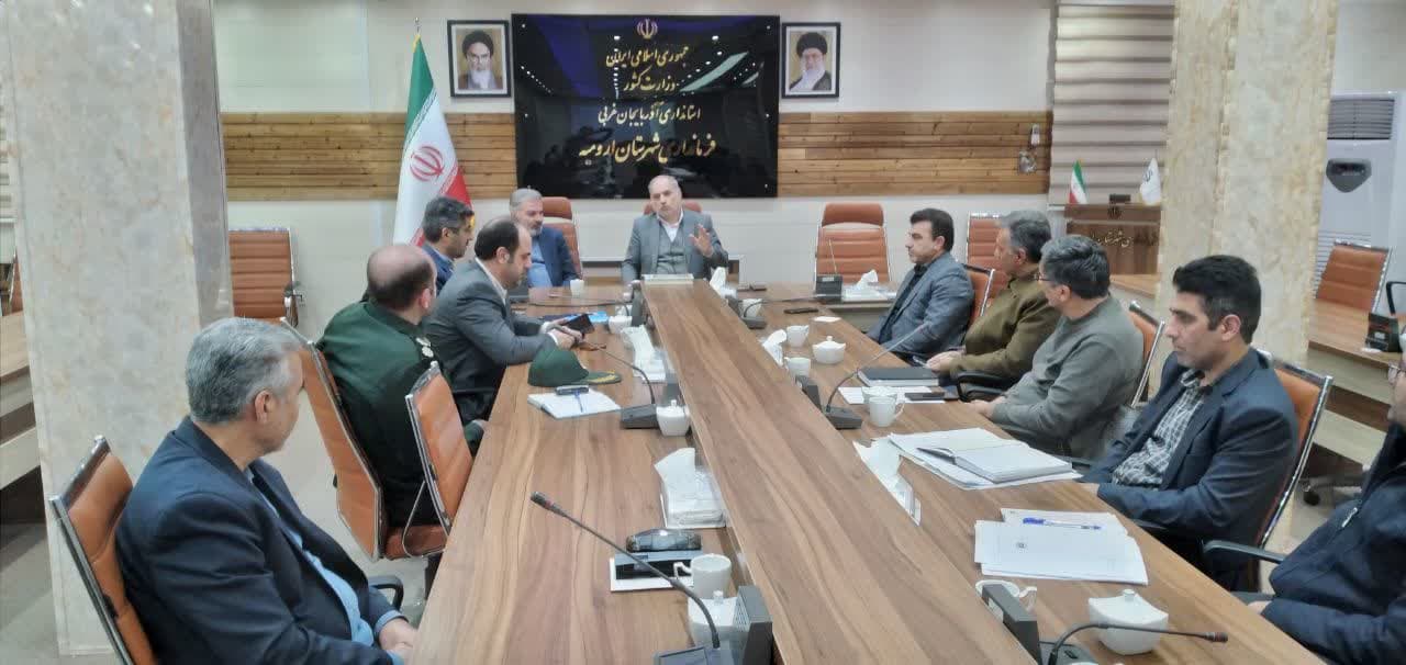 عماری فرماندار شهرستان ارومیه در جلسه ساماندهی امور جوانان وشورای ورزش شهرستان گفت : لزوم برنامه ریزی برای برگزاری مراسمات نشاط آفرین درسطح جامعه