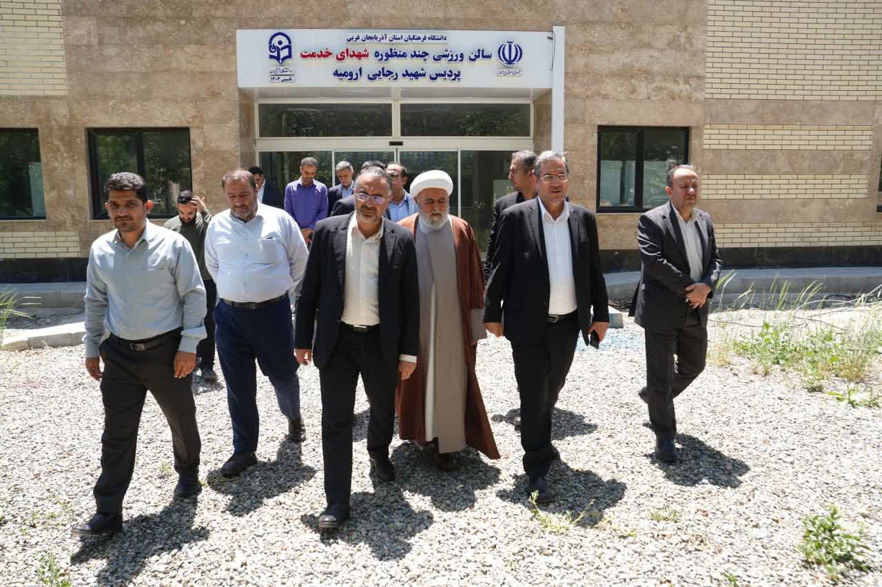 بازدید استاندار آذربایجانغربی و فرماندار ارومیه از بخشهای مختلف دانشگاه فرهنگیان استان در ارومیه