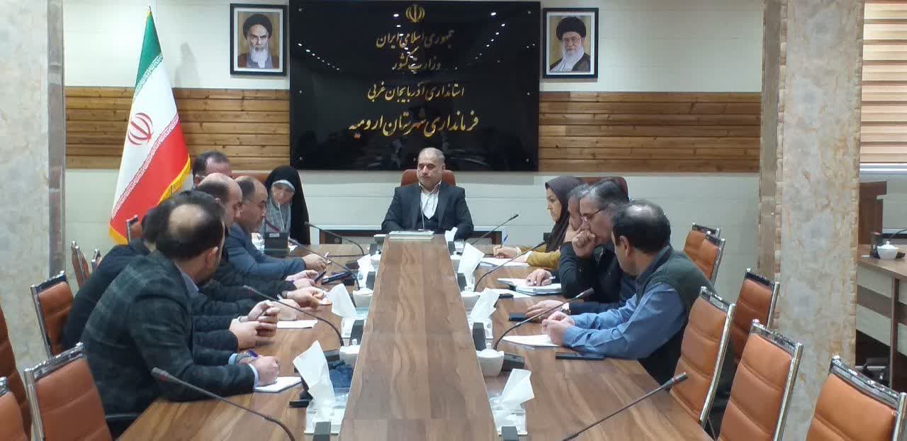 برگزاری جلسه بررسی مسائل و مشکلات گمرک سرو